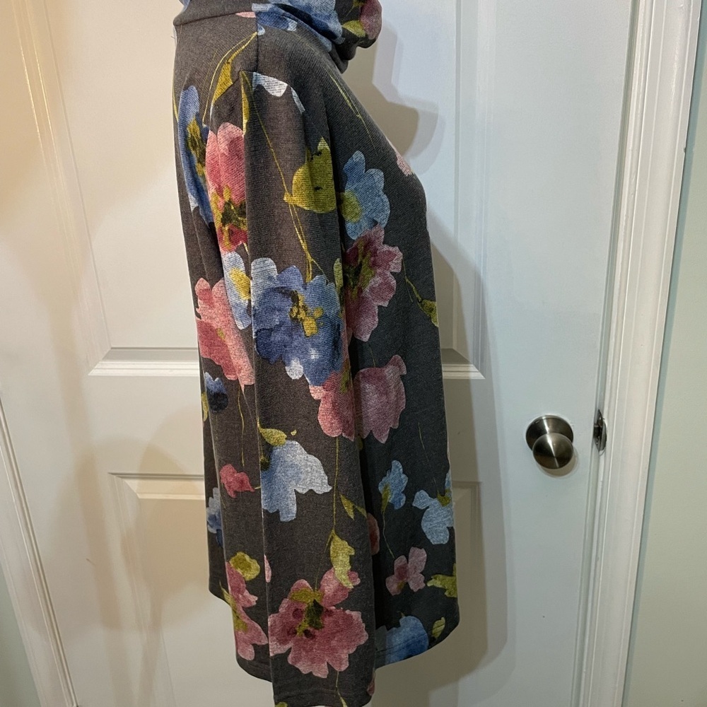 Trisha Tyler Floral Cowl Neck Sweater - Multicolor on Gray CB-AQ (Nov) - Picture 4 of 7